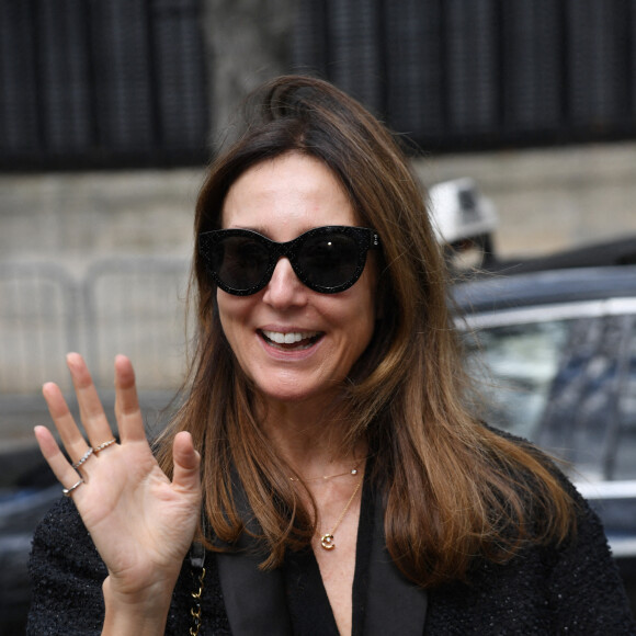 Exclusif - Elsa Zylberstein - Arrivées à l'enregistrement de l'émission "Vivement Dimanche" au Studio Gabriel à Paris, diffusée le 9 octobre 2022 sur France 3. Paris le 5 octobre 2022. © Giancarlo Gorassini / Bestimage