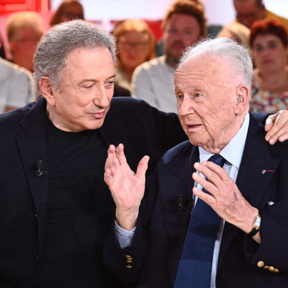 Exclusif -Michel Drucker et Philippe Bouvard - Enregistrement de l'émission Vivement dimanche au studio Gabriel, presentée par M.Drucker, diffusée sur France 3. © Guillaume Gaffiot / Bestimage