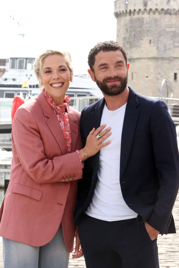 Alysson Paradis et Guillaume Gouix au photocall de la série "L'invitation" lors de la 23ème édition du Festival de la Fiction tv de la Rochelle 2021, à La Rochelle, France, le 18 septembre 2021. © Jean-Marc Lhomer/Bestimage 