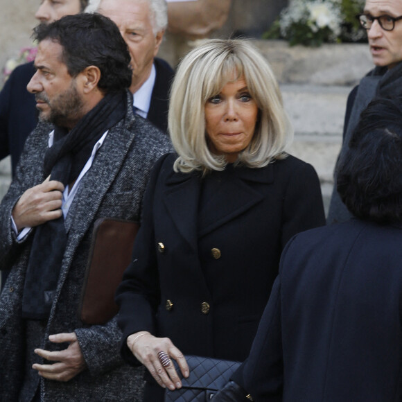 Brigitte Macron - Sorties des obsèques de Jean-Pierre Pernaut en la Basilique Sainte-Clotilde à Paris, France, le 9 mars 2022. © Denis Guignebourg/BestImage 