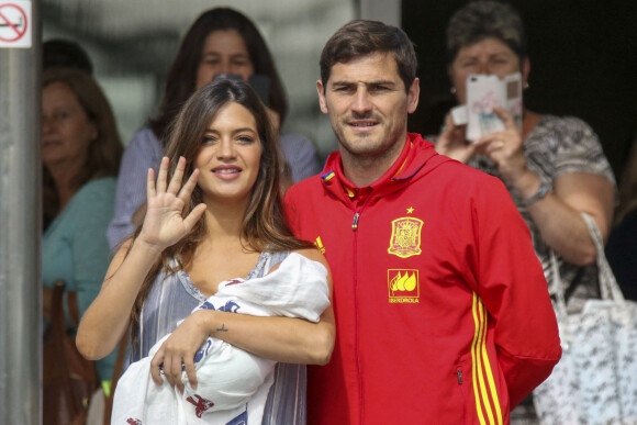 Le footballeur Iker Casillas prend sa retraite. Il a notamment remporté l'Euro 2008, la Coupe du monde 2010 et l'Euro 2012.