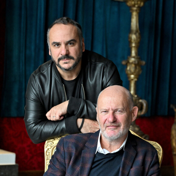 Le réalisateur Jean-Paul Salomé et François-Xavier Demaison au photocall du film "Le syndicaliste" à l'hôtel Negresco lors de la 4ème édition du festival Cinéroman à Nice le 9 octobre 2022. © Bruno Bebert / Bestimage 