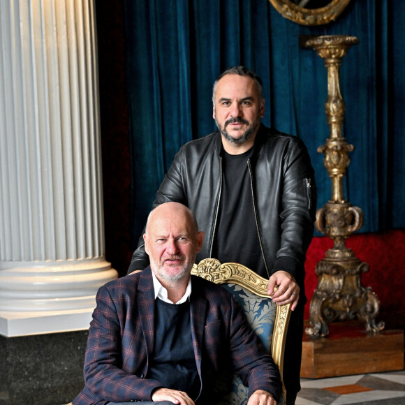 Le réalisateur Jean-Paul Salomé et François-Xavier Demaison au photocall du film "Le syndicaliste" à l'hôtel Negresco lors de la 4ème édition du festival Cinéroman à Nice le 9 octobre 2022. © Bruno Bebert / Bestimage 