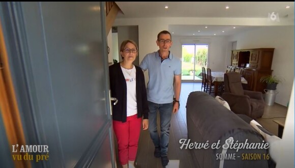 Hervé et Stéphanie de "L'amour est dans le pré" dévoilent leur maison dans "L'amour vu du pré" du 10 octobre 2022, sur M6