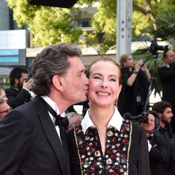 Philippe Sereys de Rothschild et sa compagne Carole Bouquet - Montée des marches pour la cérémonie de clôture du 75ème Festival International du Film de Cannes. Le 28 mai 2022 © Giancarlo Gorassini / Bestimage.