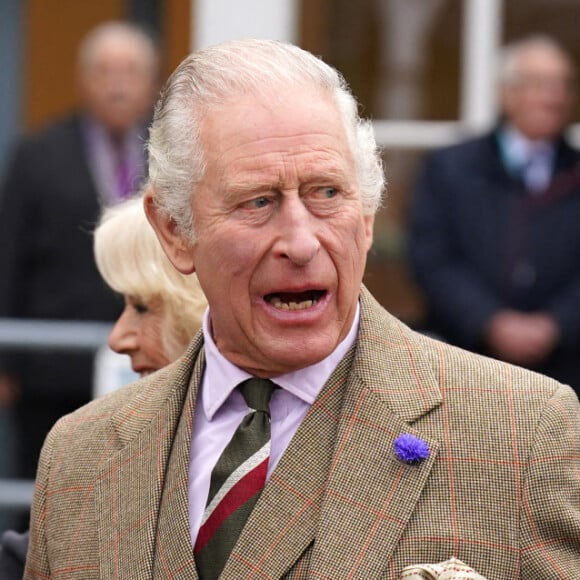 Le roi Charles III et Camilla Parker Bowles assistent à une réception pour remercier la communauté d'Aberdeenshire à Ballater (Ecosse) pour son organisation et pour leur soutien après le décès de la reine d'Angleterre.