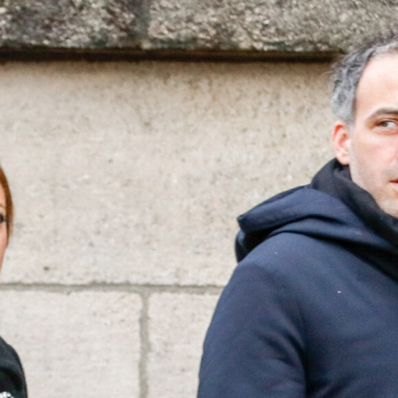 Léa Salame et Raphaël Glucksmann lors des obsèques de Sebastien Demorand à Paris le 31 janvier 2020