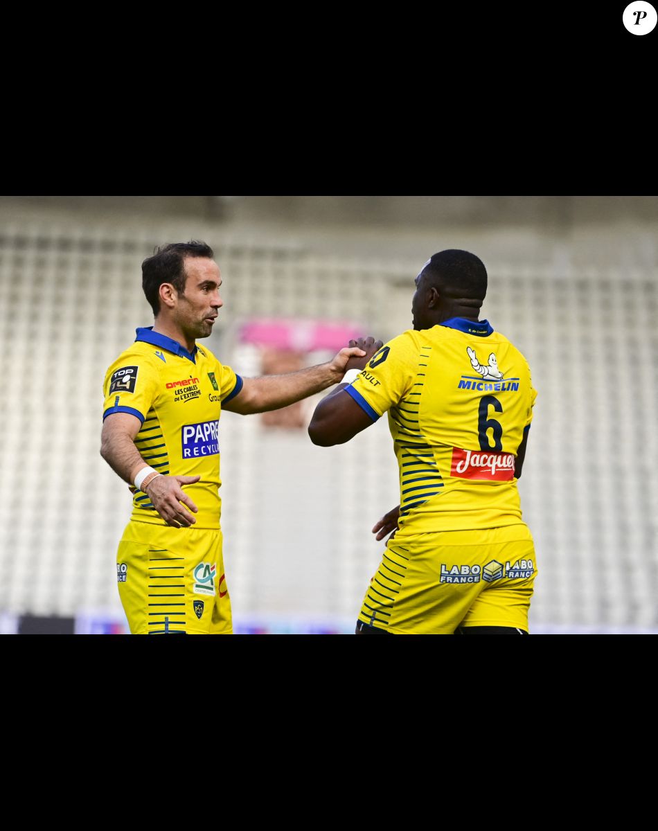 Morgan Parra (ASM) apres l essai de Wesley Fofana (ASM) - L'équipe de Clermont (ASM) bat le Stade Français (34 - 27) lors du match du Top 14 à Paris, le 27 mars 2021. © JB Autissier / Panoramic / Bestimage