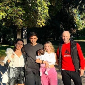 Enzo Zidane, accompagné de sa mère Véronique, sa compagne Karen Goncalves, leur fille Sia et Zinedine Zidane à Madrid.