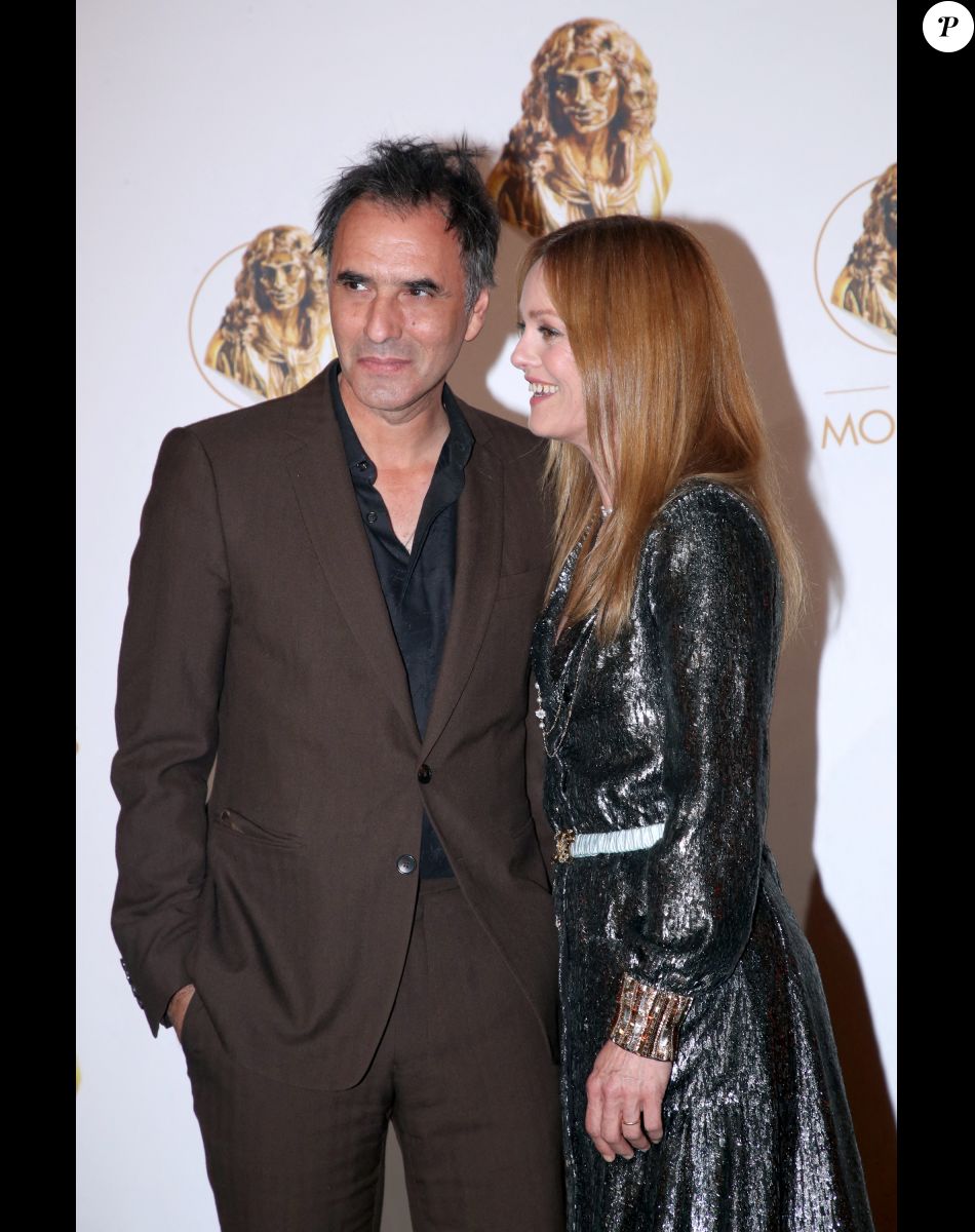 Pièce De Théâtre Maman Avec Vanessa Paradis Vanessa Paradis avec son mari Samuel Benchetrit : malgré un souci de