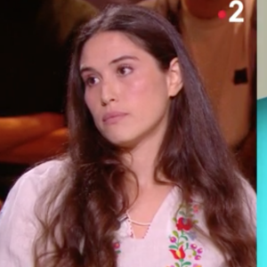 Léa Salamé face à un débat houleux dans Quelle Epoque le 15 octobre 2022.