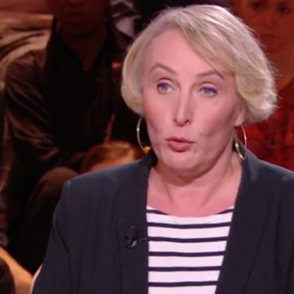 Léa Salamé face à un débat houleux dans Quelle Epoque le 15 octobre 2022.