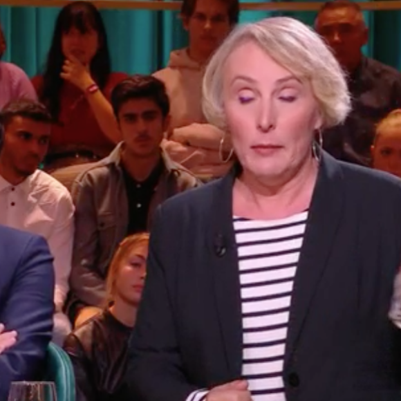 Léa Salamé face à un débat houleux dans Quelle Epoque le 15 octobre 2022.