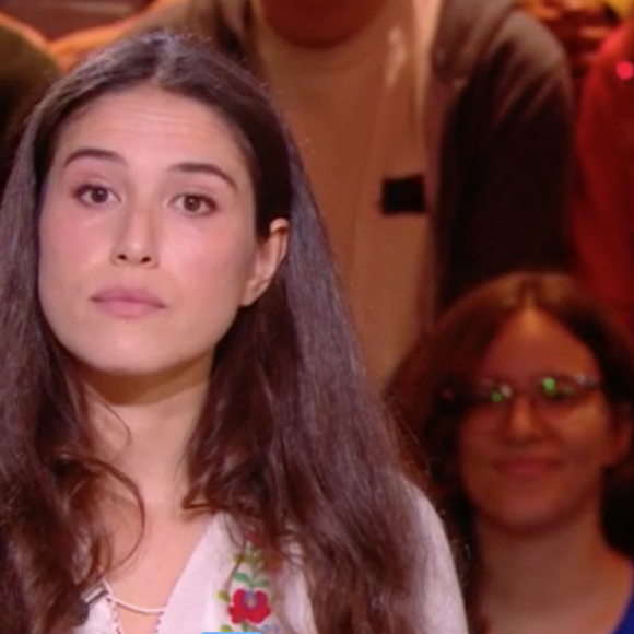 Léa Salamé face à un débat houleux dans Quelle Epoque le 15 octobre 2022.