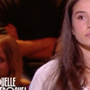 Léa Salamé face à un débat houleux dans Quelle Epoque le 15 octobre 2022.