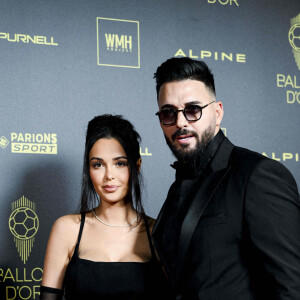 Nabilla (Benattia) et son mari Thomas Vergara au photocall de la 66ème cérémonie du Ballon d'Or au Théâtre du Chatelet à Paris le 17 octobre 2022.