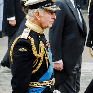 Le roi Charles III d'Angleterre, le prince Andrew duc d'York - Arrivées au service funéraire à l'Abbaye de Westminster pour les funérailles d'Etat de la reine Elizabeth II d'Angleterre. Le sermon est délivré par l'archevêque de Canterbury Justin Welby (chef spirituel de l'Eglise anglicane) au côté du doyen de Westminster David Hoyle. Londres, le 19 septembre 2022. © Tristan Fewings / PA / Bestimage