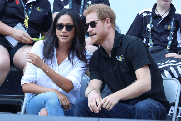 Première apparition officielle du prince Harry et sa compagne Meghan Markle dans les tribunes de la finale de tennis à la troisième édition des Invictus Games à Toronto, Ontario, Canada, le 25 septembre 2017. 