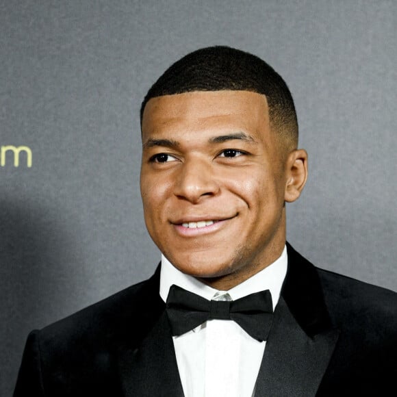 Kylian Mbappé - Photocall de la 66ème cérémonie du Ballon d'Or au Théâtre du Chatelet à Paris le 17 octobre 2022.