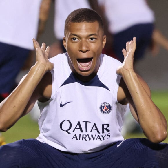 Kylian Mbappé - Les joueurs du Paris Saint-Germain lors d'une séance d'entraînement au stade Prince Chichibu Rugby Field de Tokyo, Japon. Le Paris Saint-Germain aura des matchs avec les équipes de clubs japonais Kawasaki Frontale, Urawa Reds et Gamba Osaka pour leur tournée au Japon.. © Aflo/Bestimage