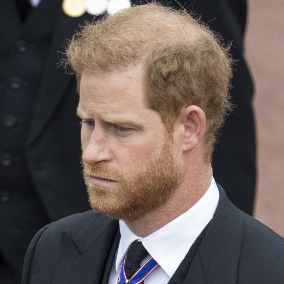 Le prince Harry, duc de Sussex - Procession pédestre des membres de la famille royale depuis la grande cour du château de Windsor (le Quadrangle) jusqu'à la Chapelle Saint-Georges, où se tiendra la cérémonie funèbre des funérailles d'Etat de reine Elizabeth II d'Angleterre. Windsor