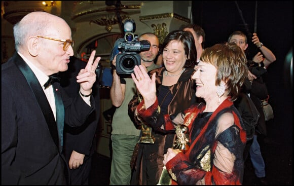 Annie Girardot obtenant le Molière de la meilleure comédienne pour madame Marguerite en 2002