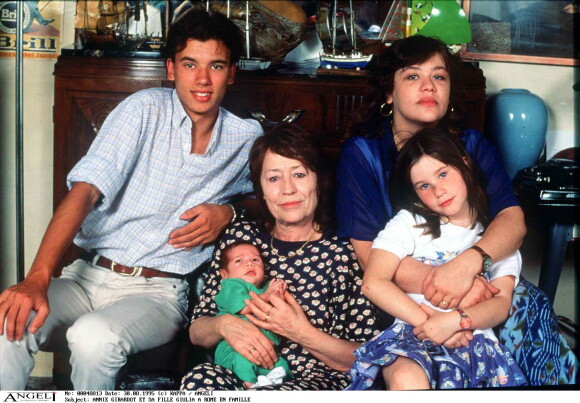 Annie Girardot en famille à Rome en 1995