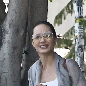 Angelina Jolie fait du shopping avec sa fille Vivienne à Los Angeles, le 5 octobre 2022.