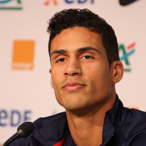 Raphaël Varane - L'équipe de France de football en conférence de presse et à l'entrainement avant le match amical contre l'Afrique du Sud à Villeneuve d'Ascq. © Laurent Sanson/Panoramic/Bestimage