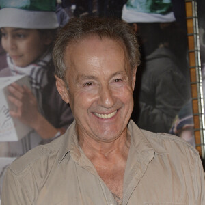 Gérard Klein - Lancement de la campagne des Pères Noël verts par le Secours Populaire à la maison de la Radio à Paris, le 7 décembre 2015. Cet événement est aussi l'occasion de clôturer en beauté les 70 ans du Secours Populaire. © Veeren/Bestimage