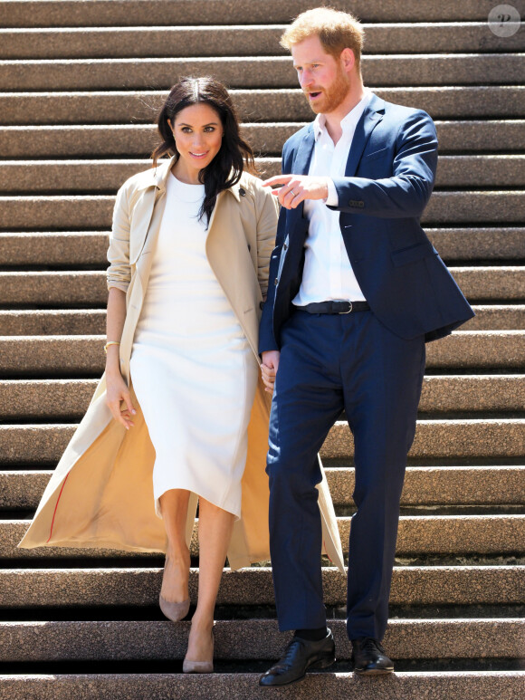 Le prince Harry, duc de Sussex et sa femme Meghan Markle, duchesse de Sussex (enceinte) arrivent à l'opéra de Sydney le premier jour de leur première tournée officielle en Australie, le 16 octobre 2018. Lorsque Kensington Palace a officialisé la grossesse de Meghan Markle, la duchesse de Sussex et son époux le prince Harry venaient à peine d'arriver à Sydney. 