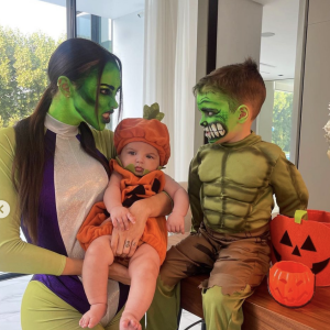 Nabilla dévoile son costume et ceux de son mari Thomas Vergara et de leurs deux enfants, Milann et Leyann, pour Halloween - Instagram