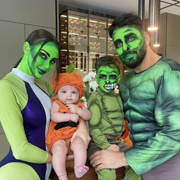 Nabilla dévoile son costume et ceux de son mari Thomas Vergara et de leurs deux enfants, Milann et Leyann, pour Halloween - Instagram