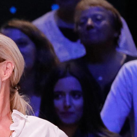 Exclusif - Chantal Ladesou - Enregistrement de l'émission "La boîte à secrets 14", présentée par F.Bollaert, et diffusée le 28 octobre sur France 3. Chaque invité a le plaisir de découvrir des surprises réalisées sur mesure avec la complicité de ses proches ! Alors, préparez-vous à découvrir des archives personnelles de nos invités, chanter les plus grands tubes d'hier et d'aujourd'hui, tenter de retrouver l'identité d'un invité mystère et des images exclusives tournées avec l'entourage des invités ! Joies, émotions, fous rires, tubes, retrouvailles et révélations seront au menu de votre soirée. © Christophe Clovis / Bestimage 