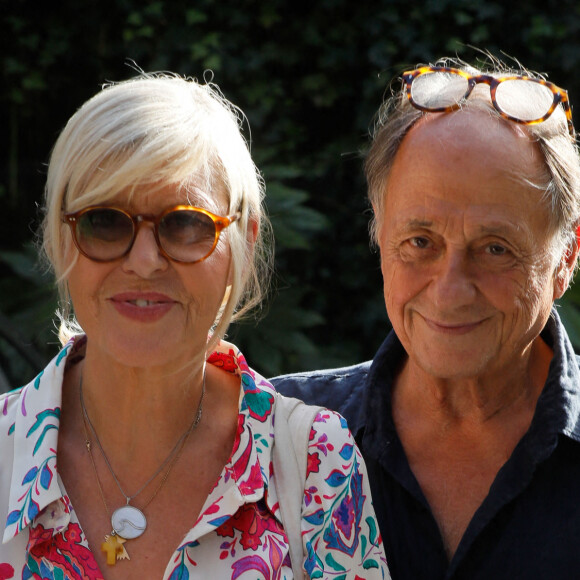 Semi-Exclusif - Chantal Ladesou et son mari Michel Ansault - Arrivées à l'enregistrement de l'émission "Vivement Dimanche" au Studio Gabriel à Paris, présentée par M.Drucker et diffusée le 18 septembre 2022 sur France 3 © Guillaume Gaffiot / Bestimage