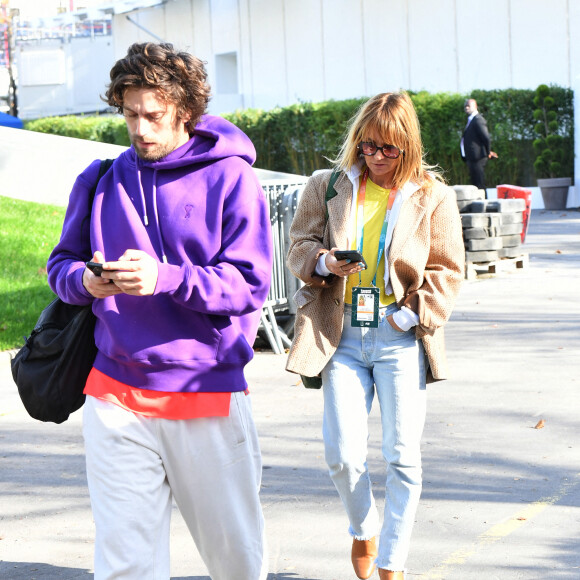 Exclusif - Axelle Laffont et son compagnon Romain Sichez - Axelle Laffont et son compagnon Romain Sichez lors du tournoi de tennis "Rolex Paris Masters 2022" à Bercy AccorHotels Arena à Paris, le 31 octobre 2022. © Veeren Ramsamy / Bestimage 