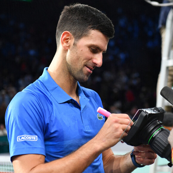 Novak Djokovic " Nole" - Novak Djokovic " Nole", remporte son match face à Maxime Cressy lors du tournoi de tennis "Rolex Paris Masters 2022" à Bercy AccorHotels Arena à Paris, le1er novembre 2022 © Veeren/Bestimage 