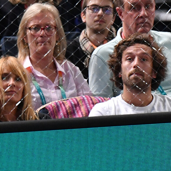 Axelle Laffont et son compagnon Romain Sichez - Novak Djokovic " Nole", remporte son match face à Maxime Cressy lors du tournoi de tennis "Rolex Paris Masters 2022" à Bercy AccorHotels Arena à Paris, le1er novembre 2022 © Veeren/Bestimage 