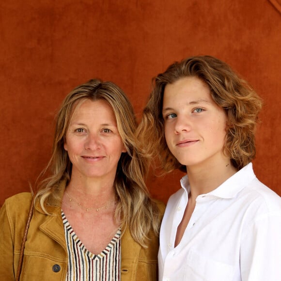 Sarah Poniatowski (Lavoine) et son fils Roman - Personnalités au village (jour 11) lors des Internationaux de France de Tennis de Roland Garros à Paris. Le 1er juin 2022 © Dominique Jacovides / Bestimage