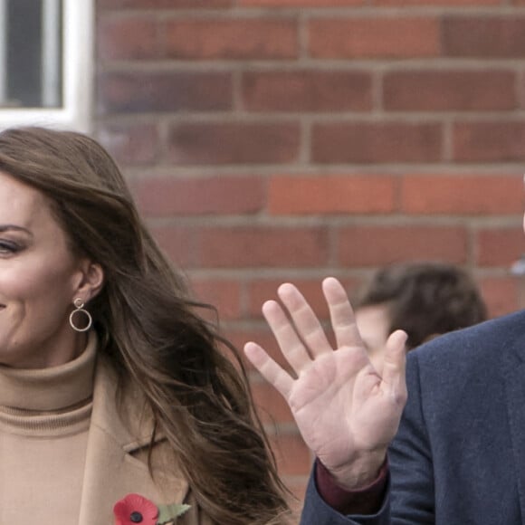 Le prince William, prince de Galles, et Catherine (Kate) Middleton, princesse de Galles, se rendent à Scarborough pour lancer un financement destiné à soutenir la santé mentale des jeunes, dans le cadre d'une collaboration dirigée par la Royal Foundation le 3 novembre 2022. 