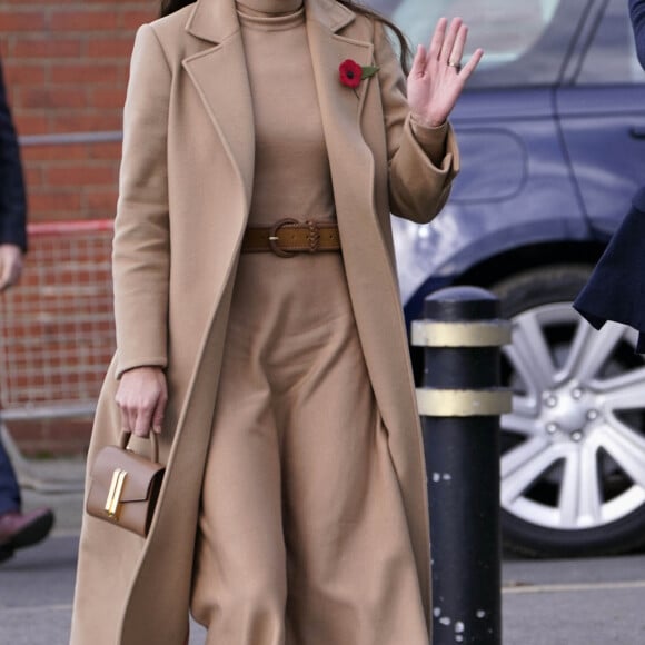 Le prince William, prince de Galles, et Catherine (Kate) Middleton, princesse de Galles, se rendent à Scarborough pour lancer un financement destiné à soutenir la santé mentale des jeunes, dans le cadre d'une collaboration dirigée par la Royal Foundation le 3 novembre 2022. 