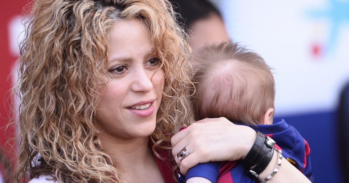 Shakira, avec ses enfants Milan (2 ans) et Sasha (3 mois), et sa belle