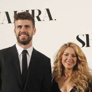 info du 4 juin 2022 - Gerard Piqué et la chanteuse Shakira officialisent leur séparation après douze ans de relation - La chanteuse Shakira est venue présenter son nouvel album, le 10 ème intitulée Shakira, en présence de Gerard Piqué à Barcelone le 20 mars 2014 