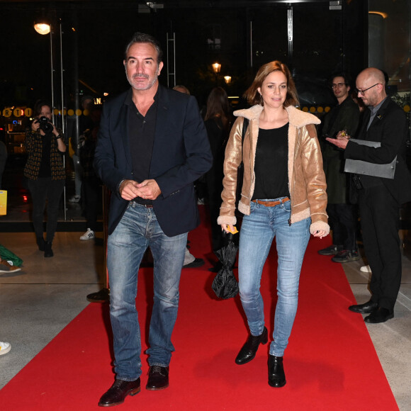 Jean Dujardin et sa femme Nathalie Péchalat - Avant-première du film "Mascarade" au cinéma Pathé Wepler à Paris. Le 20 octobre 2022 © Coadic Guirec / Bestimage