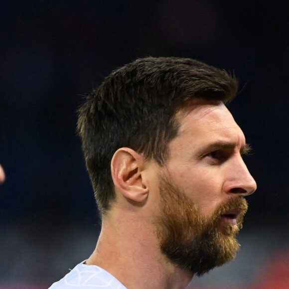 Echauffement - Neymar Jr ( 10 - PSG ) - Lionel Leo Messi ( 30 - PSG ) - - Match de Ligue Des Champions 2022 (LDC) "PSG- Macabi Haifa (7-2)" au Parc des Princes à Paris le 25 octobre 2022.