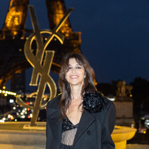 Charlotte Gainsbourg - Front row du défilé de mode Saint Laurent, Prêt-à-porter Printemps / Eté 2023 dans le cadre de la Fashion Week de Paris le 27 septembre 2022. © Olivier Borde 