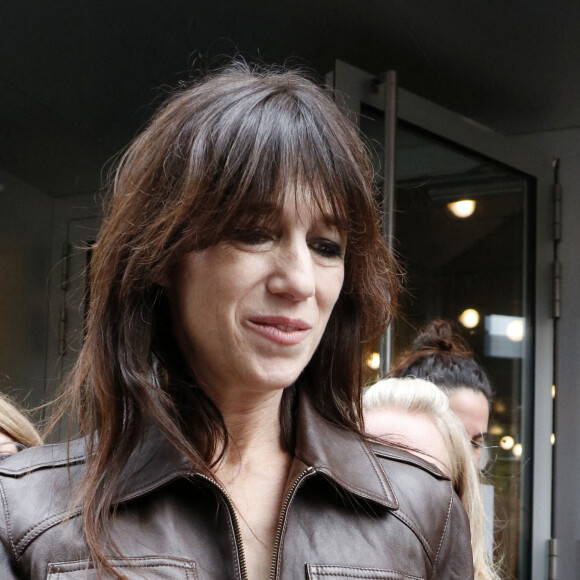 Charlotte Gainsbourg signe des autographes lors du Festival du Film de Zurich 2022, le 26 septembre 2022. © Future-Image via Zuma Press/Bestimage