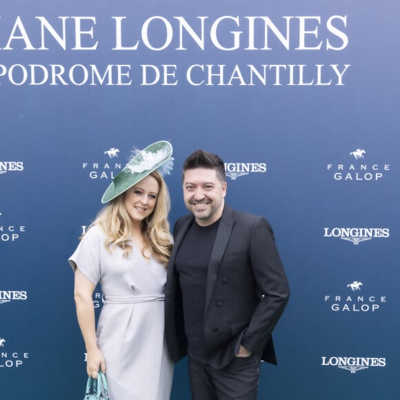 Chris Marques et sa compagne Jaclyn Spencer - Photocall du Prix de Diane Longines 2022 à Chantilly le 19 juin 2022. © Jack Tribeca / Bestimage