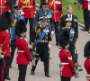 Le prince William, prince de Galles, Le roi Charles III d'Angleterre, La princesse Anne, Le prince Harry, duc de Sussex - Procession pédestre des membres de la famille royale depuis la grande cour du château de Windsor (le Quadrangle) jusqu'à la Chapelle Saint-Georges, où se tiendra la cérémonie funèbre des funérailles d'Etat de reine Elizabeth II d'Angleterre. Windsor, le 19 septembre 2022