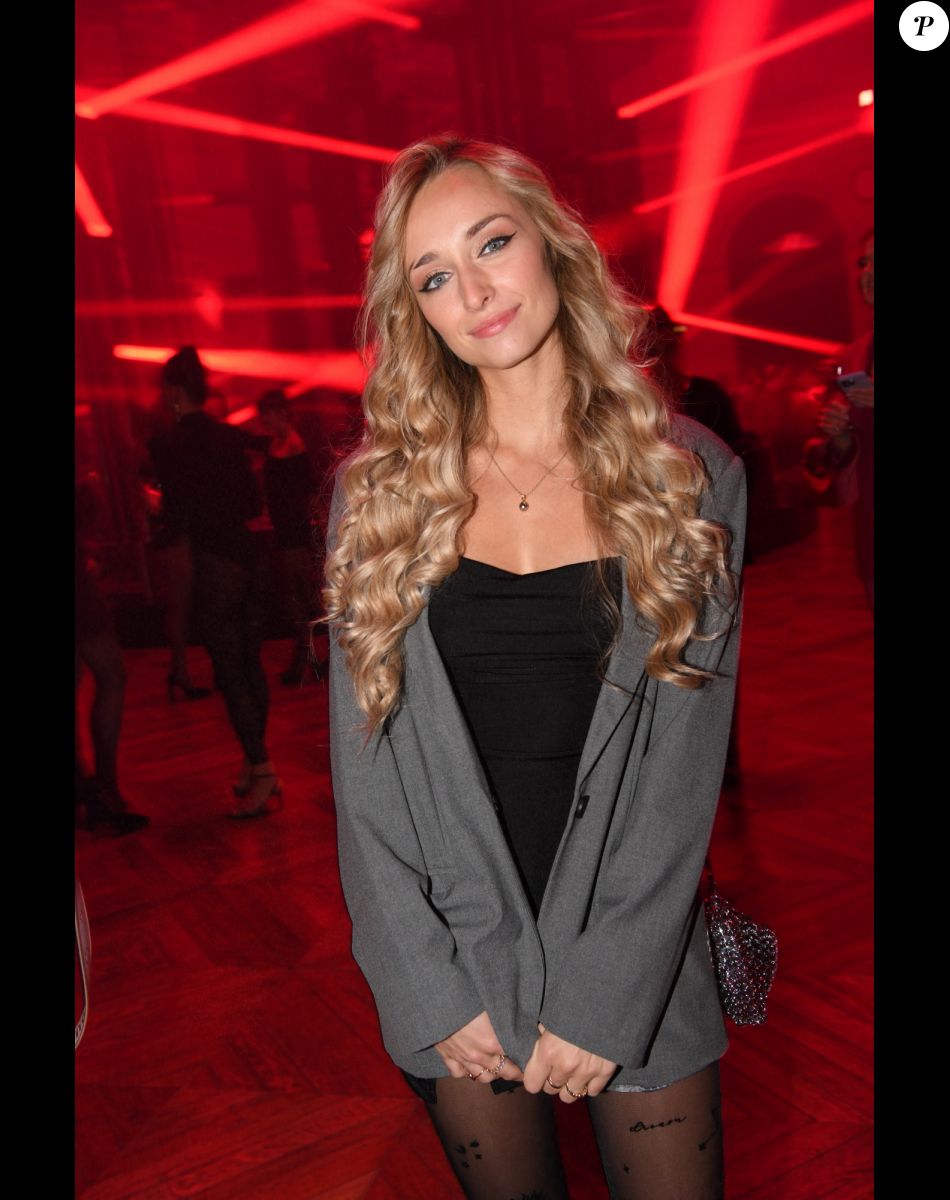 Emma Smet - People à la soirée Calzedonia "Calzedomania" au Palais Brongniart à Paris pendant la fashion week femme printemps/été 2023 © Rachid Bellak / Bestimage